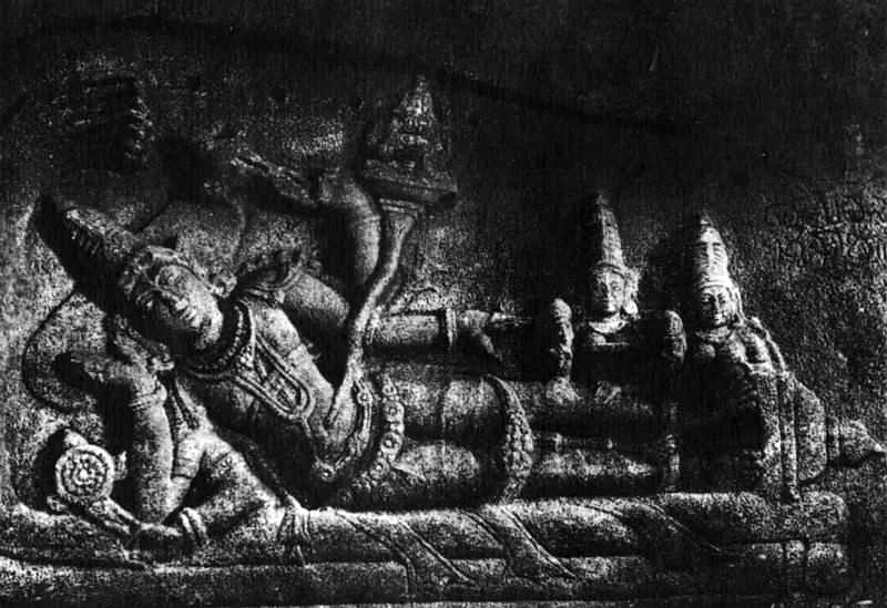 Бог Вишну-Нараяна. Рельеф средневекового храма